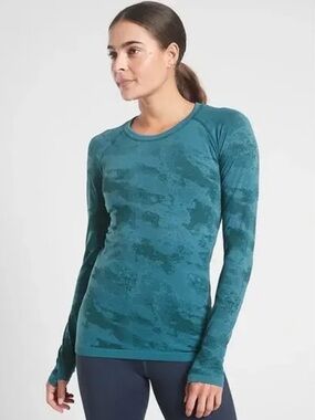 Athleta Teal Camouflage Long Sleeve Performance Top